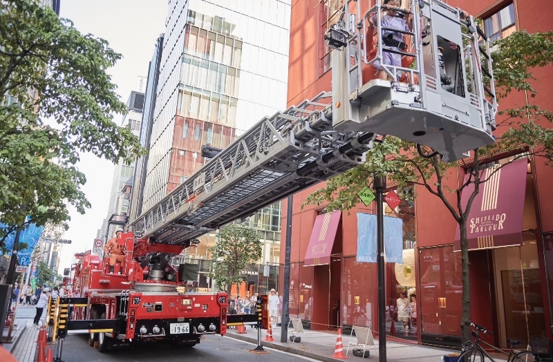 銀座涼風計画　氷まつり　氷柱展示